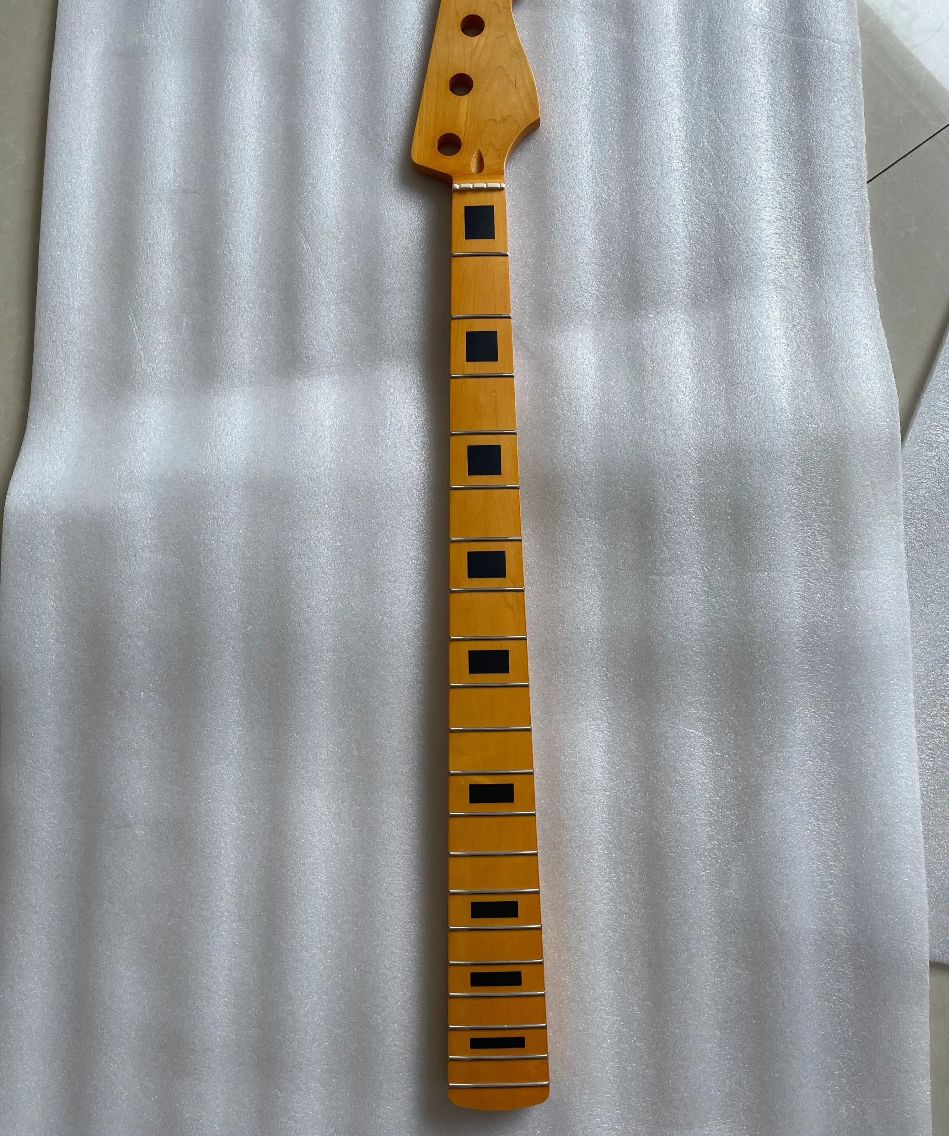 High Quality  Bass Neck 5 Strings 4 Strings Electric Guitar Bass Neck Roasted Canadian Maple Matte 20/24 Fret Bassguitar Neck