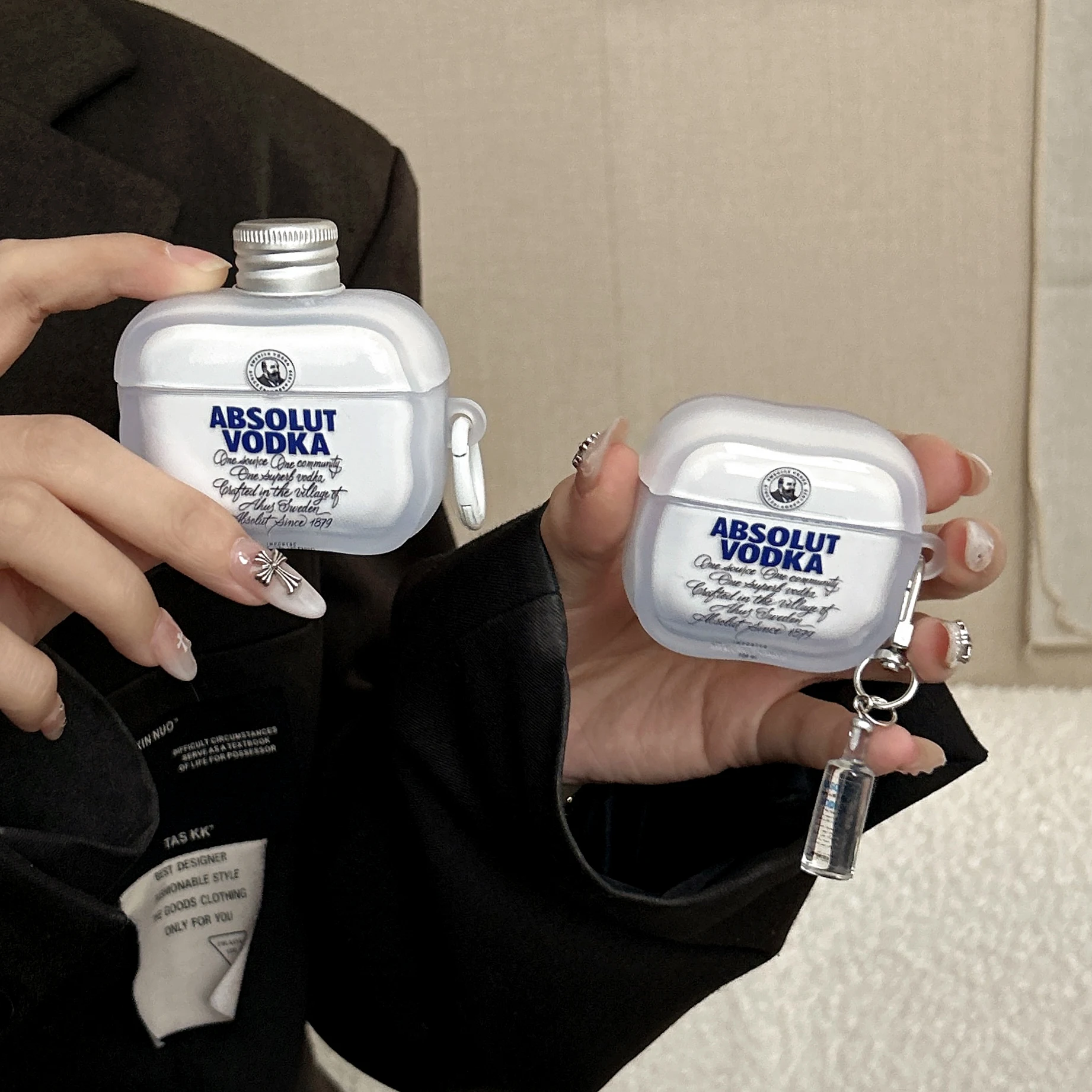 Funda de silicona 3D creativa con diseño de vodka y colgante para auriculares AirPods 4 Pro 3 2 1 Pro2 Pro3