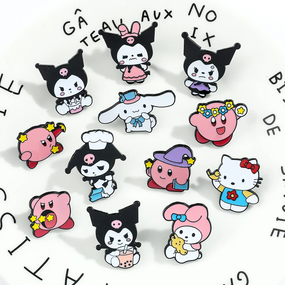 Sanrio Kirby Super Star Cartoon-Figur-Broschen, bezaubernde süße Kuromi Hello Kitty Emaille-Abzeichen für Rucksack-Zubehör, Geschenk
