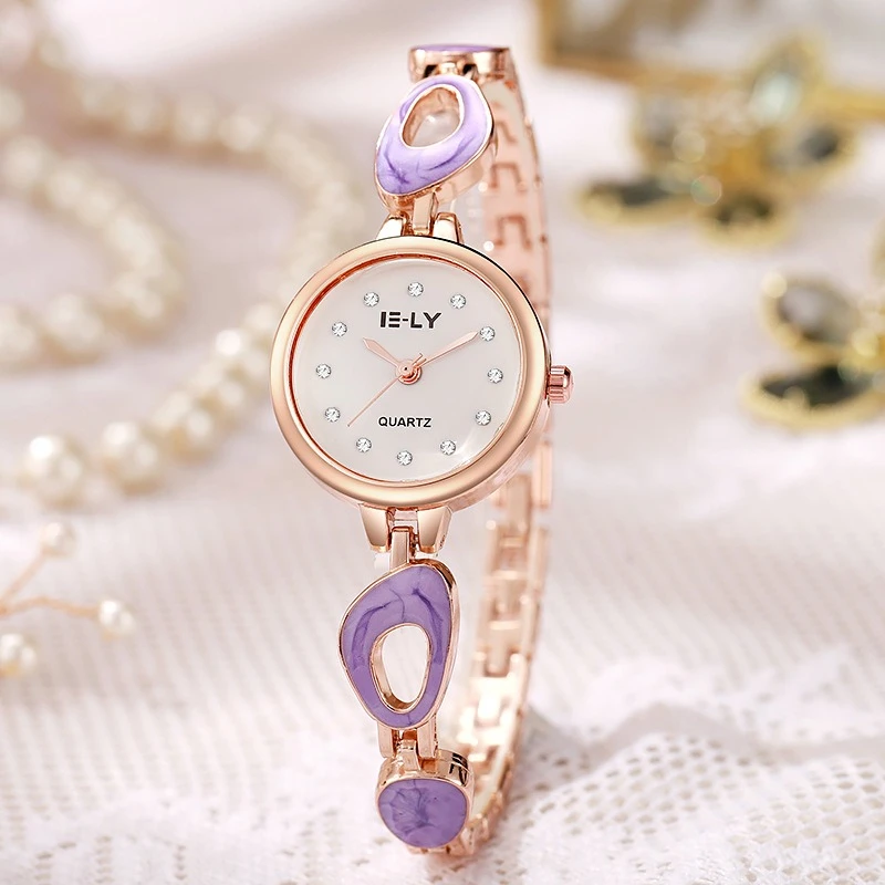 Nova pulseira relógio feminino luz luxo nicho temperamento elegante sênior senso de esqueleto irregular relógio de pulso