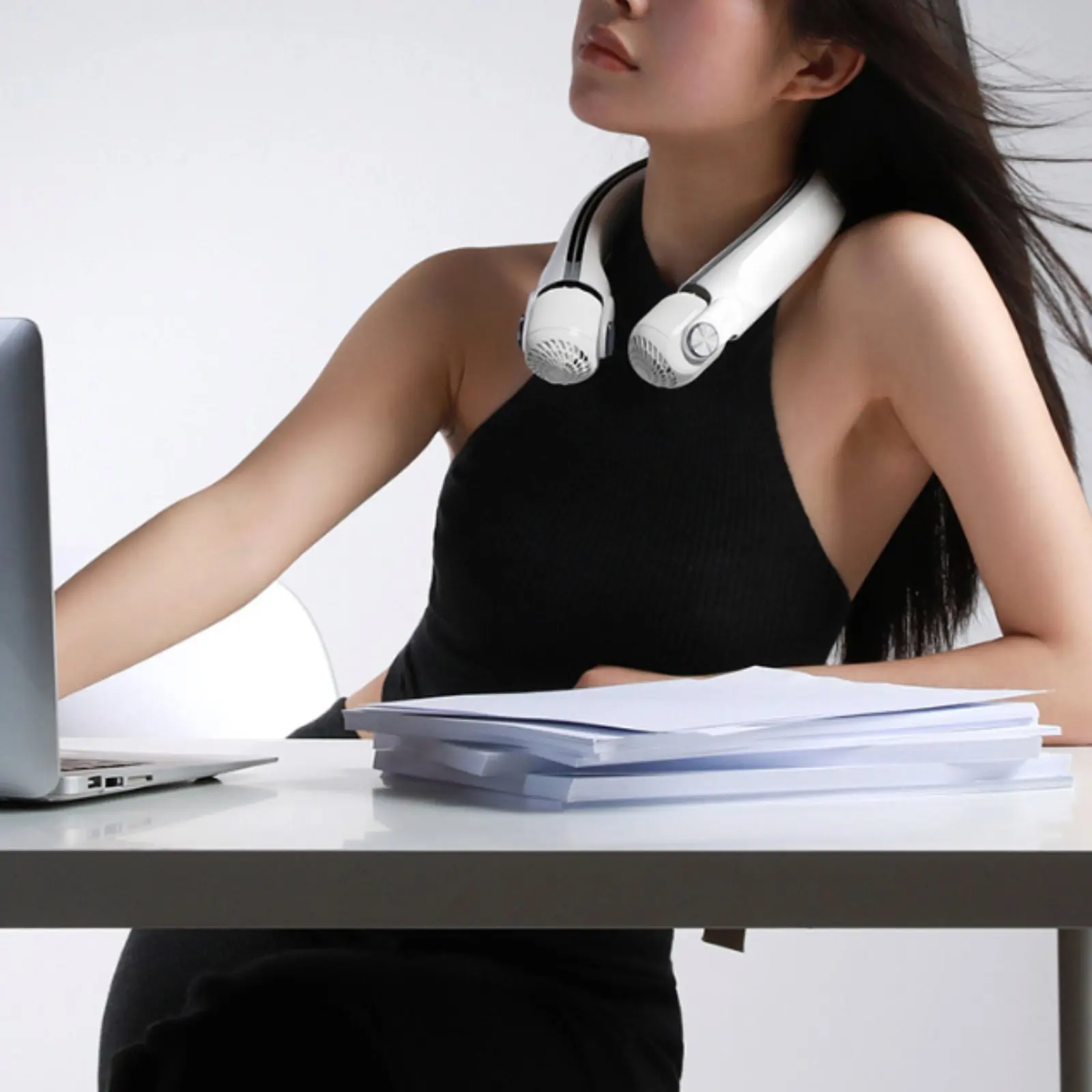 Type-C Battery-Powered Neck Fan Long Battery Life Hanging Neck Fan Individual Cooling Device Lightweight Wearable Technology