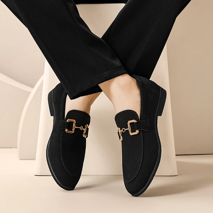 حذاء بدون كعب صيفي جديد للرجال مزود بإبزيم معدني وجلد سويدي يسمح بمرور الهواء وخفيف الوزن وبسيط للشباب #1