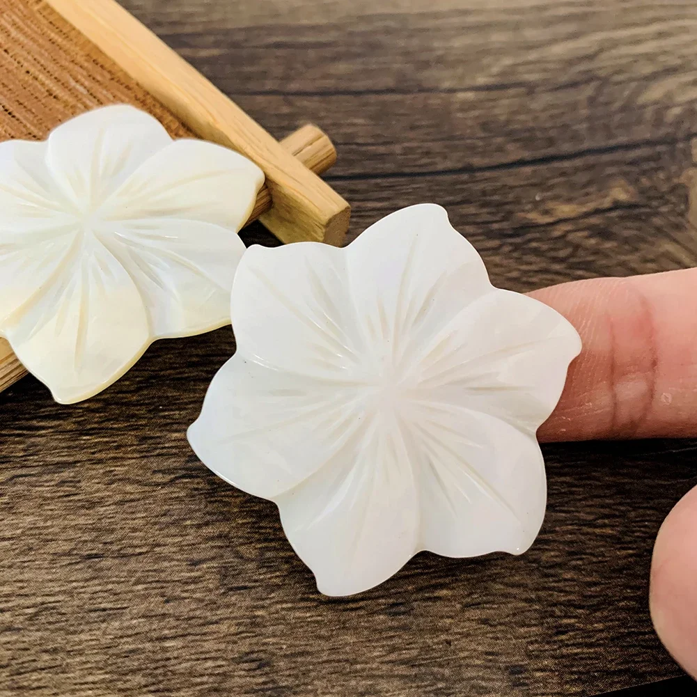2pcs White Flower Shell Charm Mother of Pearl Delicate Loose Beads DIY Woman Earrings Hairpin Brooch Jewelry Making Accessories