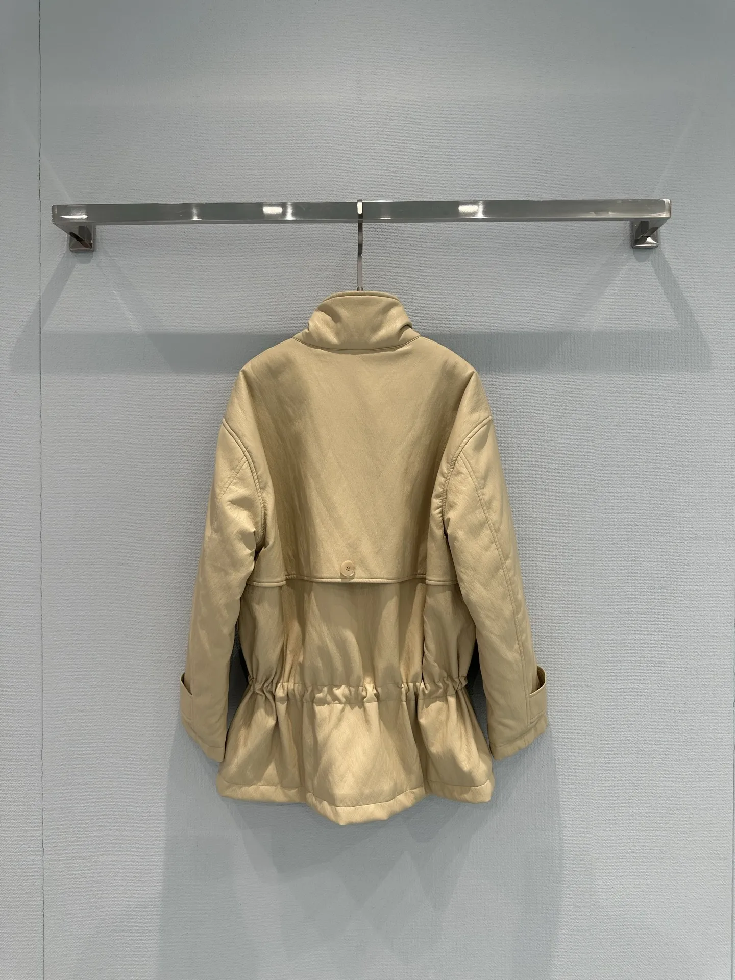 Nueva chaqueta de plumón versátil a prueba de viento con cuello levantado a la moda para actividades al aire libre de otoño e invierno para mujer