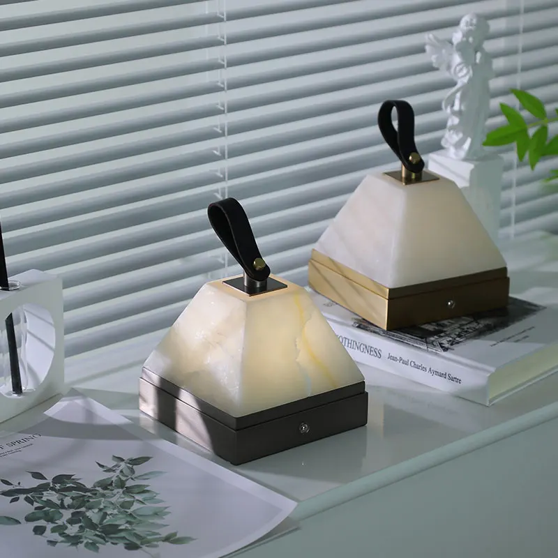 Simple and Elegant Hand-held Lamp, Square-shaped Bedside Night Light, Suitable for Outdoor Lighting and Camping.