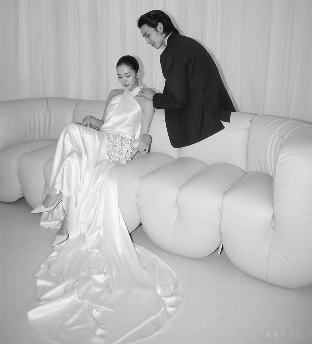 Customized Long Satin Wedding Dresses Korean Style Mermaid Halter Sweep Train Bridal Gowns for Women