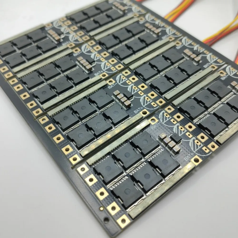 

AM32 Brushless 120A Electronic Speed Controller for Model Aircraft Ship Vehicle 3-6S Motor Speed Controller with BEC