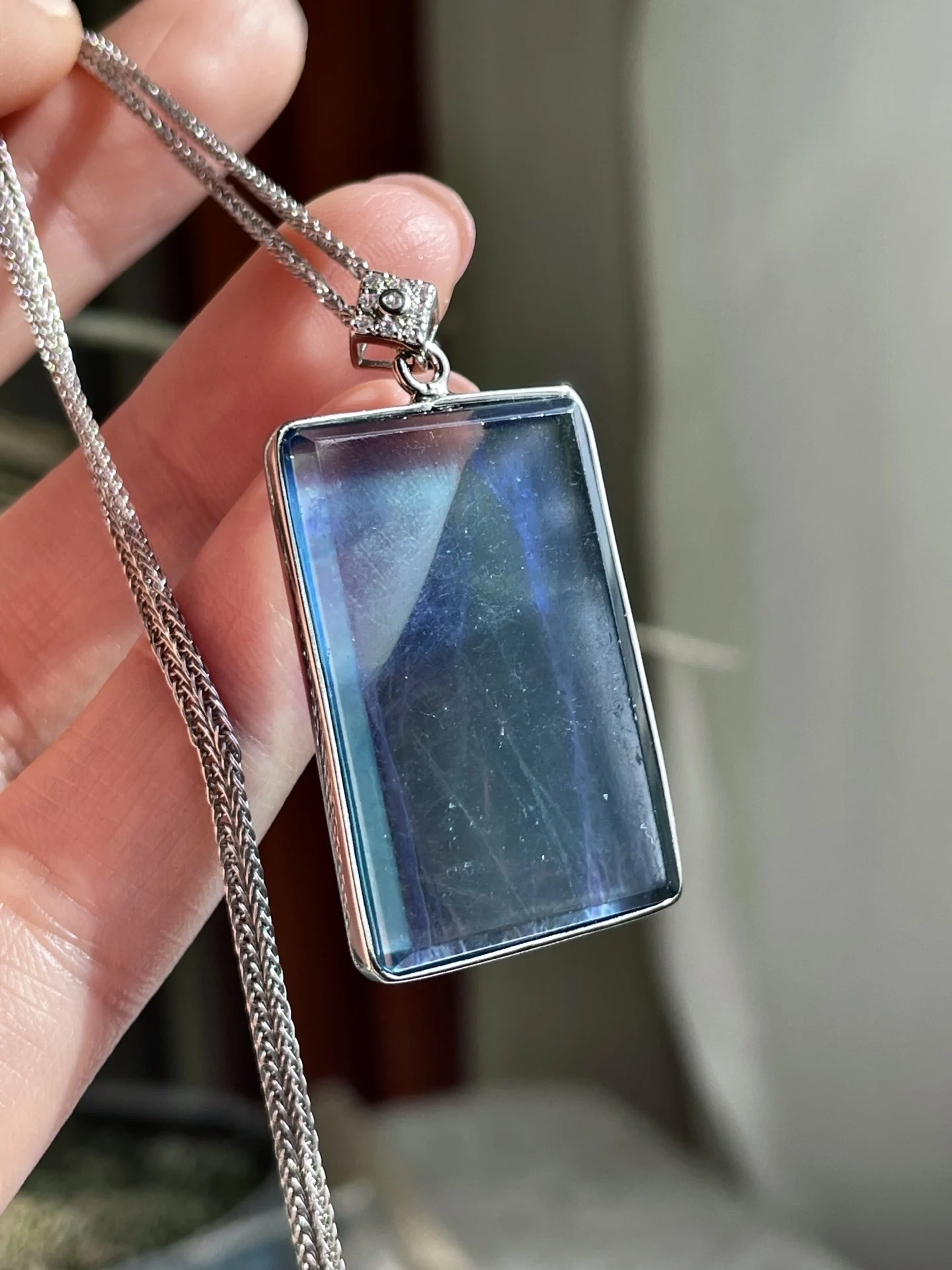 

Натуральный синий аквамариновый кварц, кулон королевы, Бразилия, 33 мм * 22 мм, ювелирные изделия, золото, синий аквамарин, овальное ожерелье AAAAA