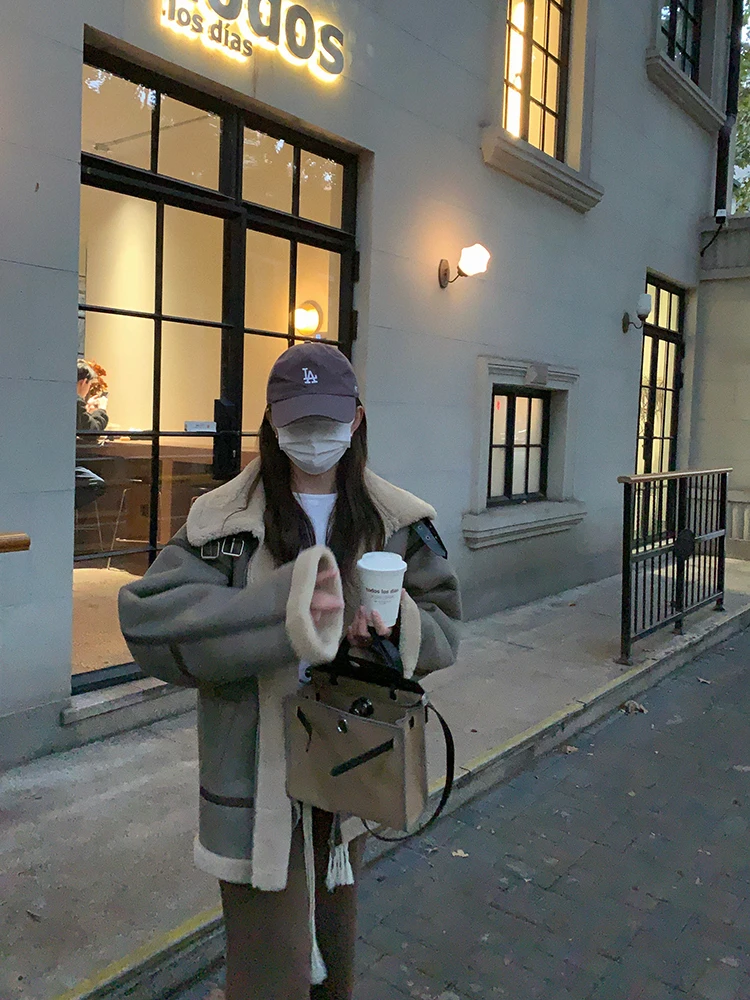 

Faionable Warmth Lamb Fur Jaet Heavy Work Sle Motorcycle Coat Ele Color Outerwear for Young Women Commute Wear