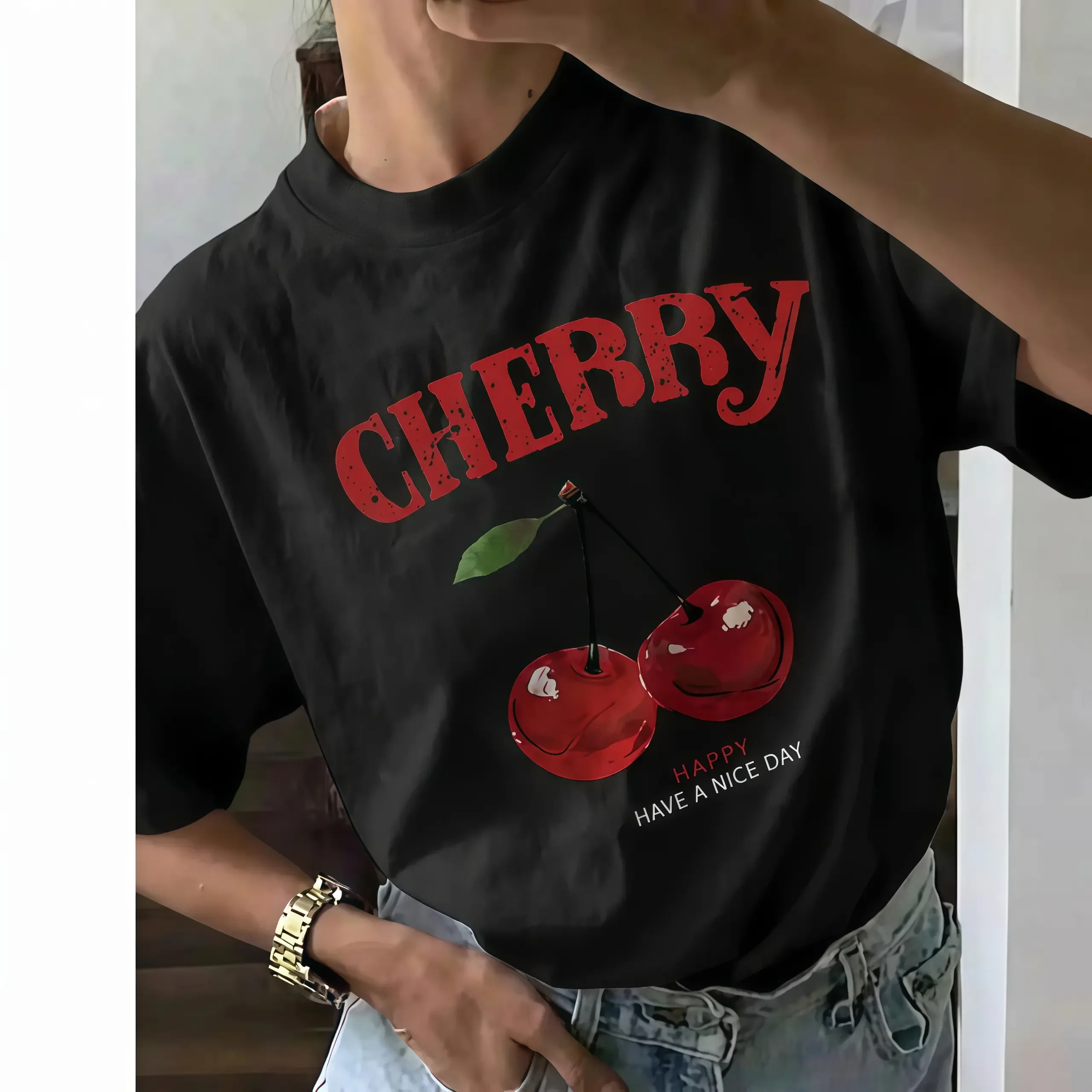 Retro Cute Cherry and Letter Print T-shirt Cool HAPPY Have A Nice Day Shirt for Women Spring Men's and Women's Summer OOTD Casual Cotton Menswear Crew Neck Graphic Tee Top Womenswear Streetwear T-shirt Stylish Classic Breathable