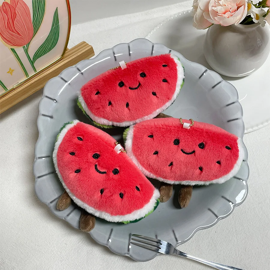 Japonês bonito melancia boneca pingente de pelúcia chaveiro simulação fruta peluda boneca mochila decoração pingente presente aniversário