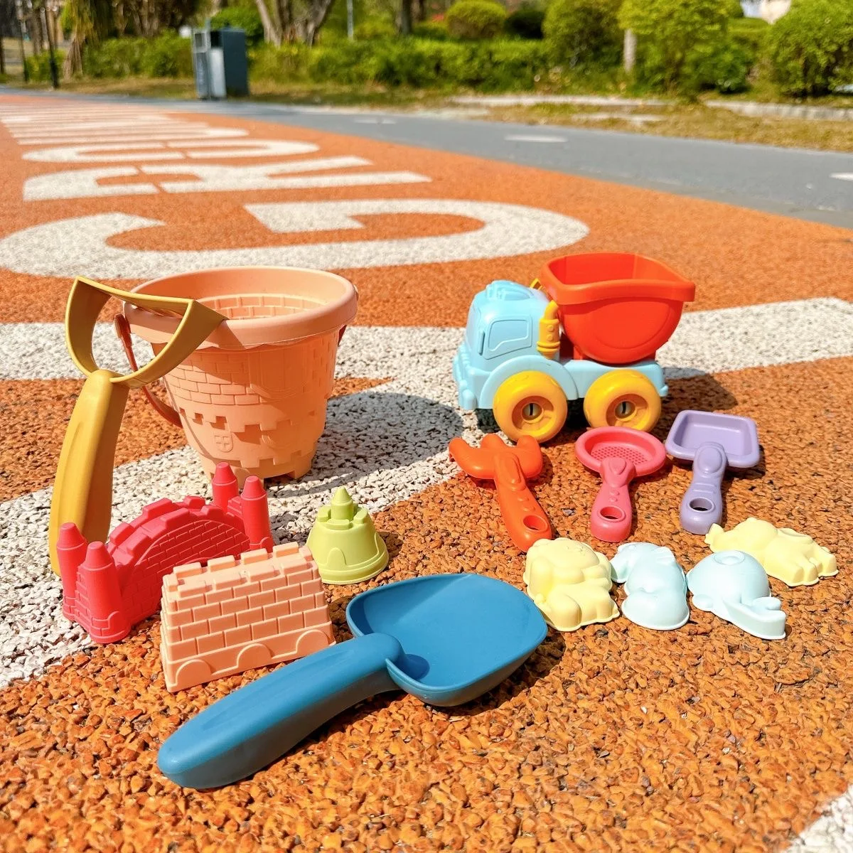 Ensemble de jeu de sable de plage pour enfants, Kit de jouets d'eau pour bébé avec seau de fuite de sable, outils de creusement, véhicules de plage pour le bord de mer, jouet d'extérieur amusant