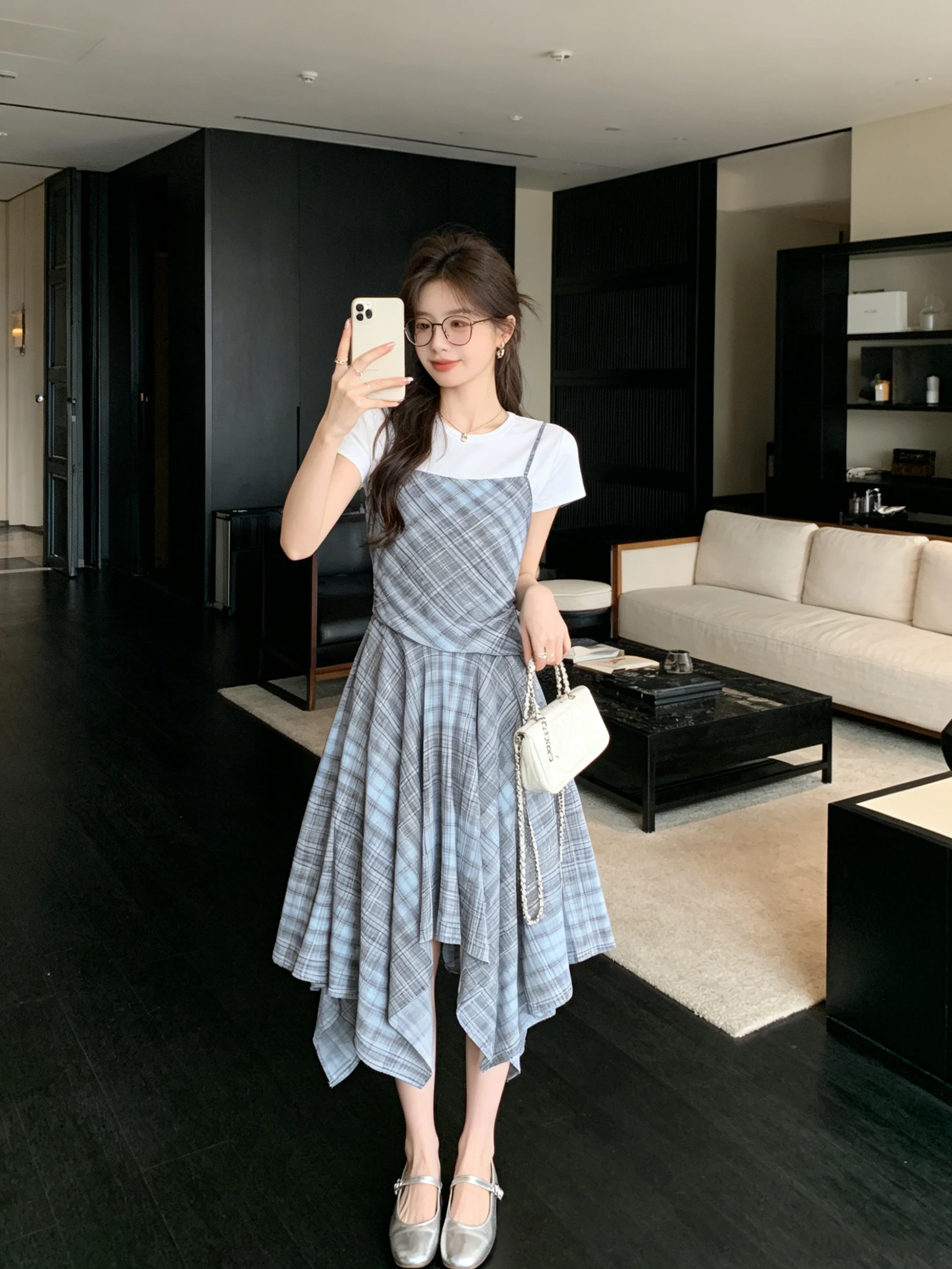 

Korean Retro Plaid Strap Dress Layered Two-Piece Set round Neck Short Sleeve T-Shirt Slimming Age-Defying Women's Fashion Set