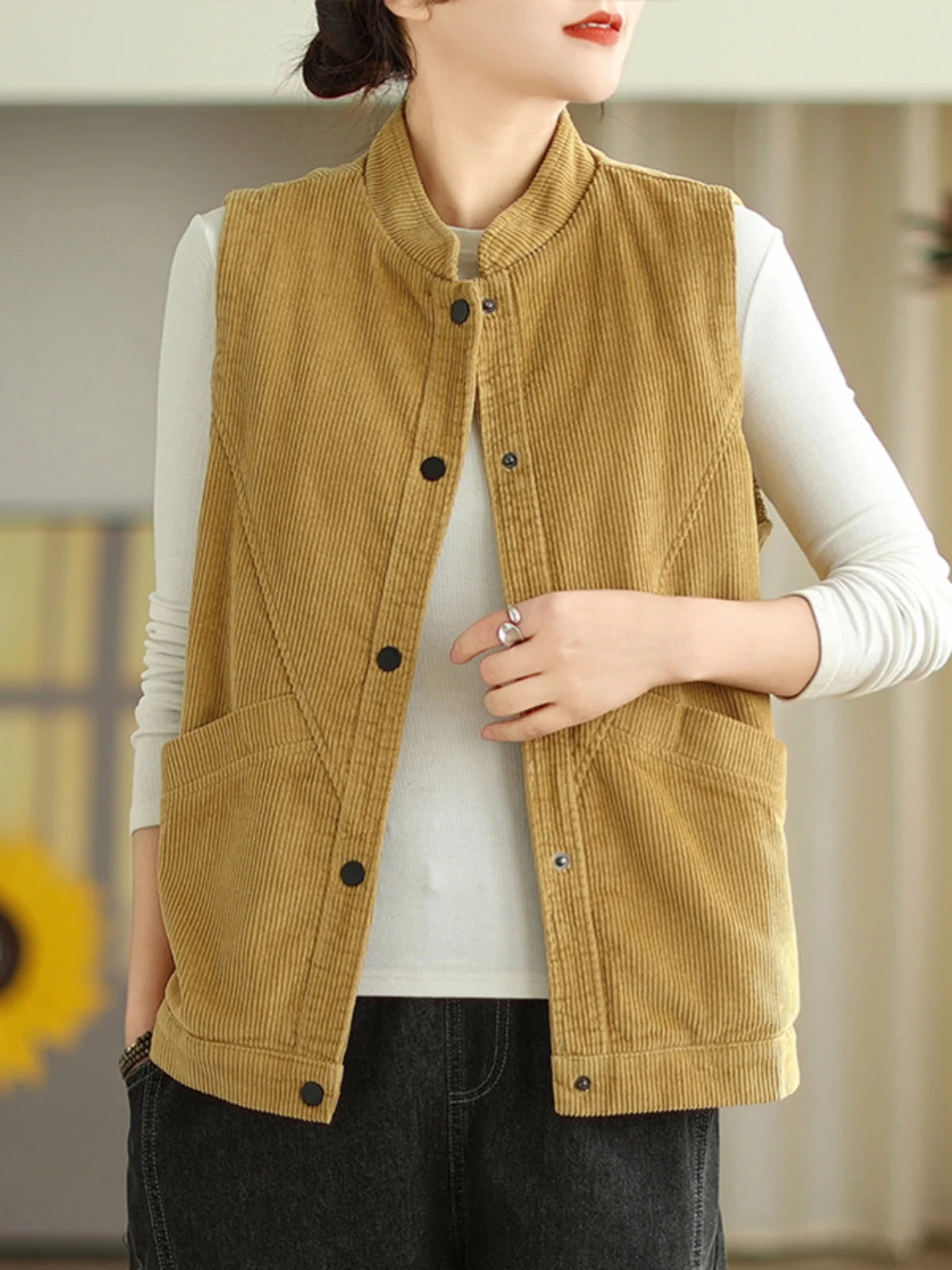 

Вельветовый жилет для женщин, весна-лето, свободная повседневная верхняя одежда в стиле ретро, цветной топ на пуговицах, модный внешний L...