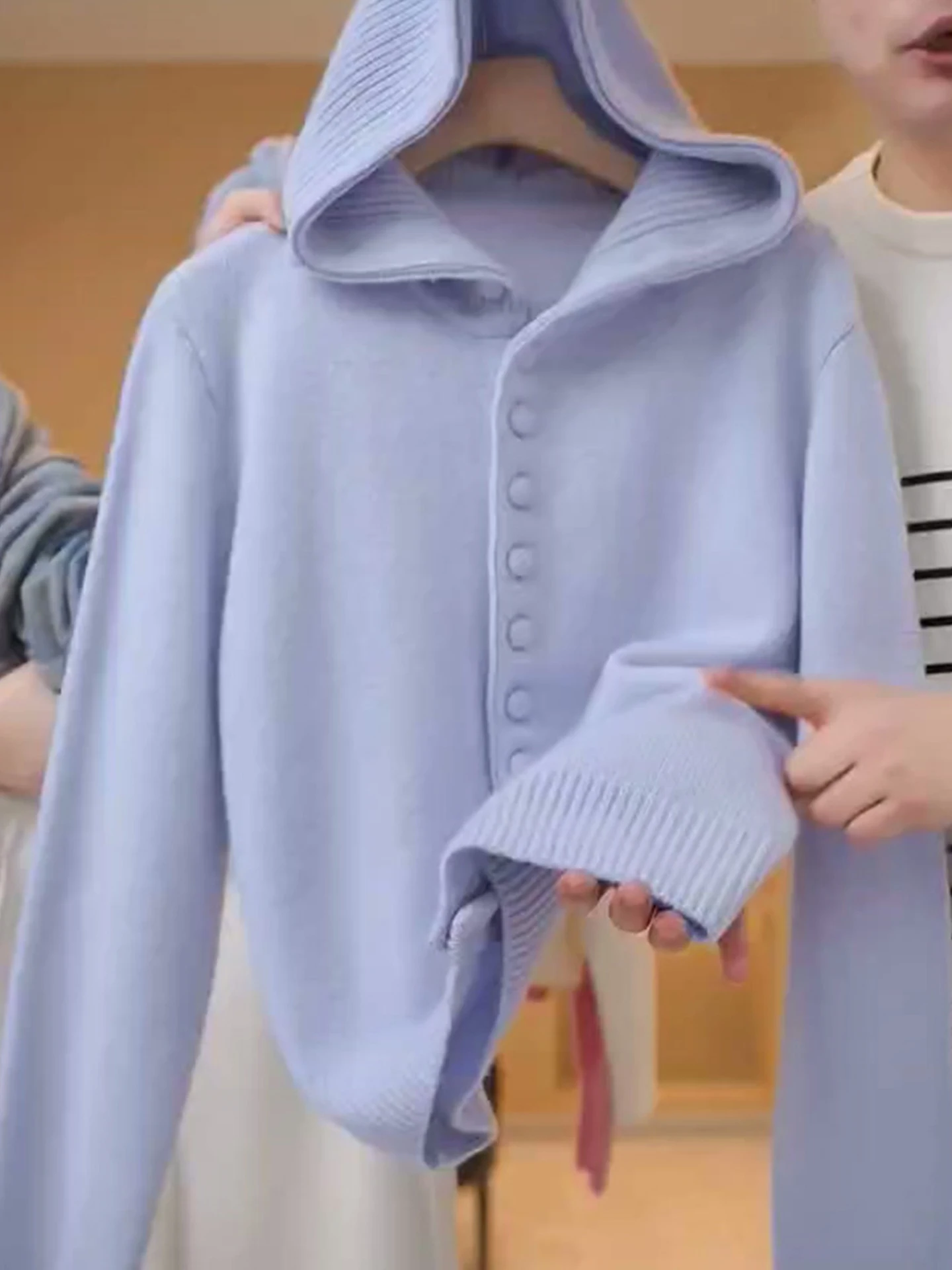 Однотонный вязаный длинный женский свитер на одной пуговице с капюшоном, осенний модный топ, женская одежда