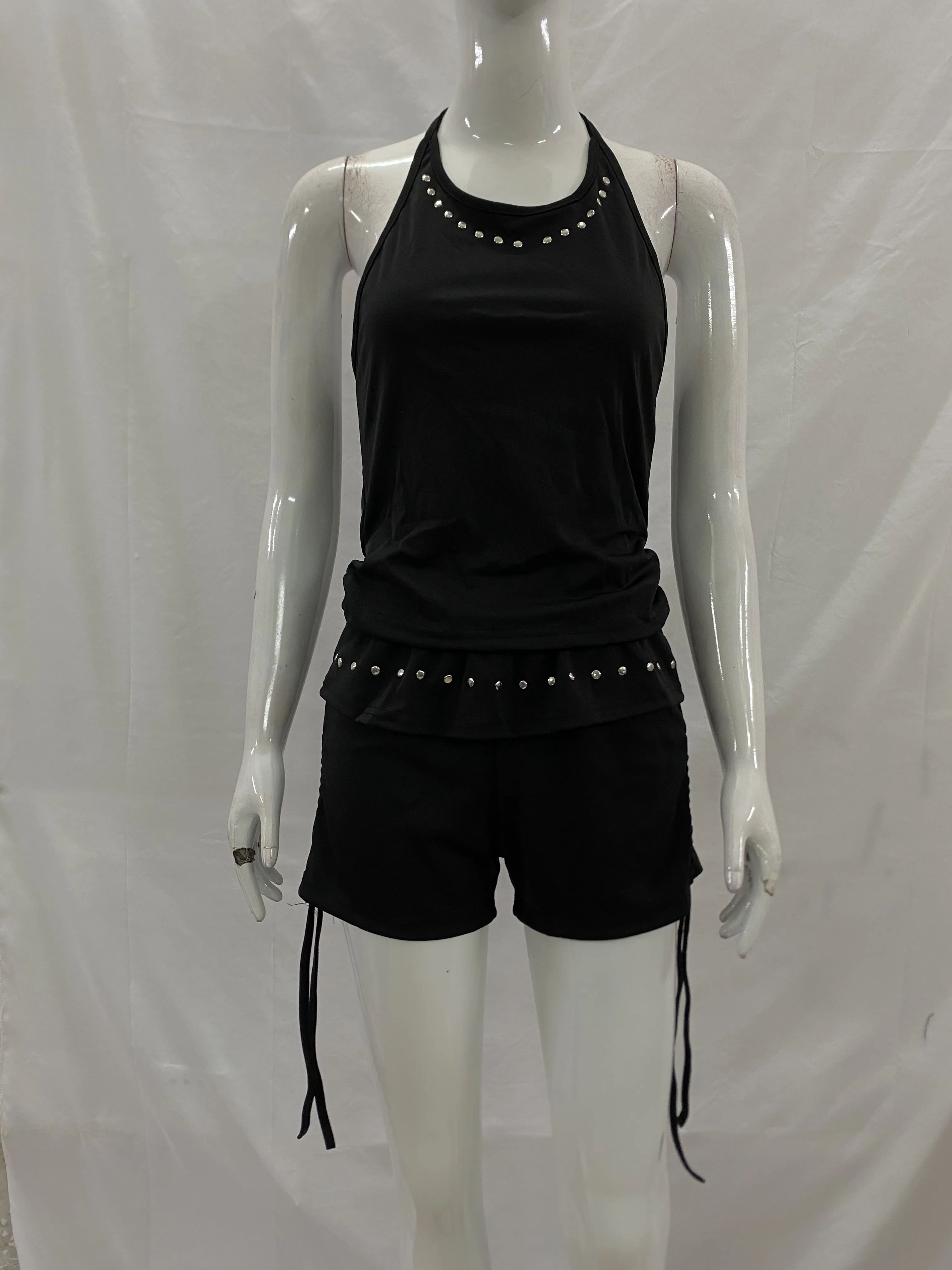 Y2K Korean style with distinctive design sense, simple yet monotonous hanging neck vest shorts two-piece set