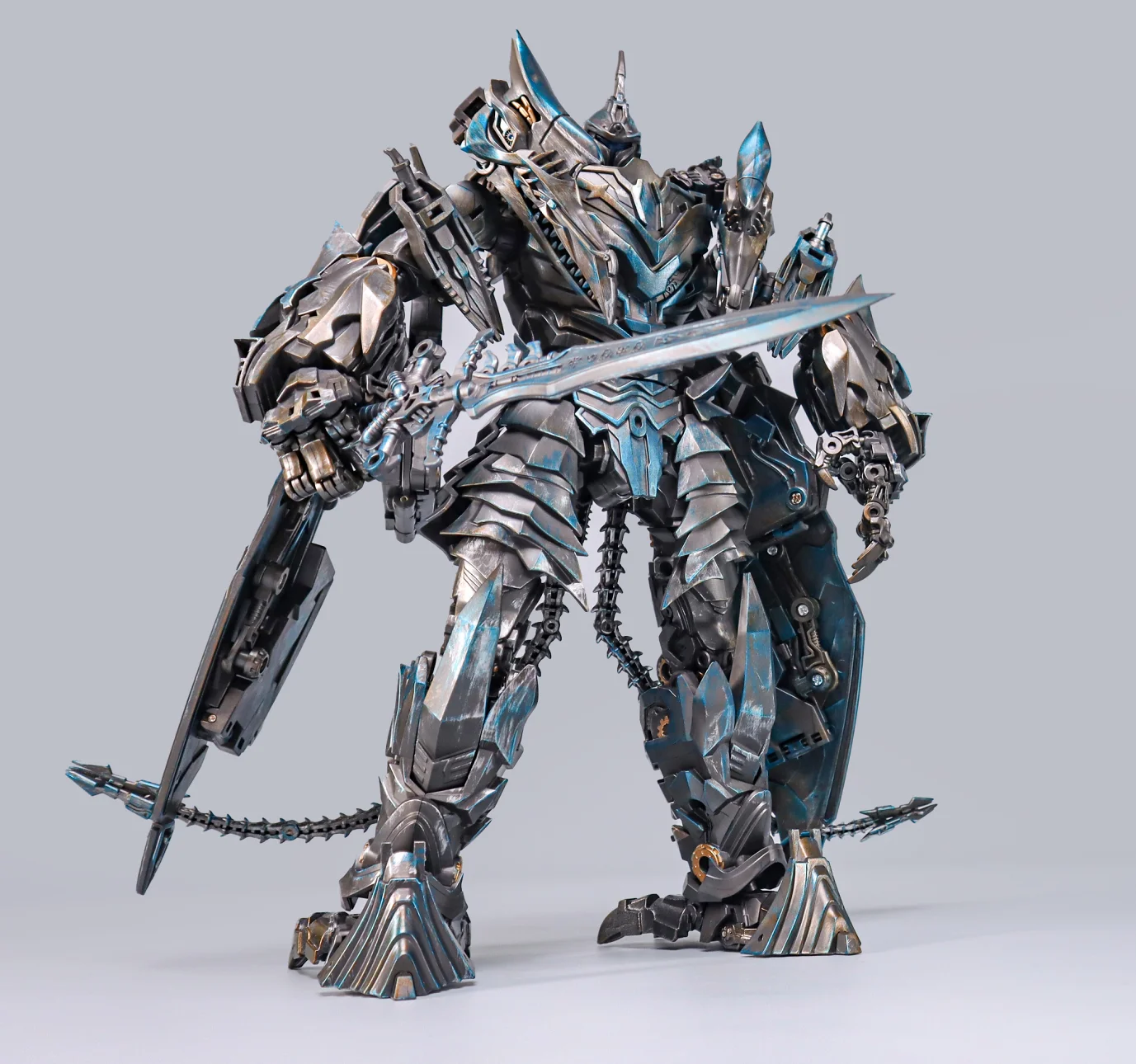 

[Available in Sep/Oct]BAIWEI Transformation TW1104 TW-1104 27CM Swoop Movie Version Action Figure Deformation Toy