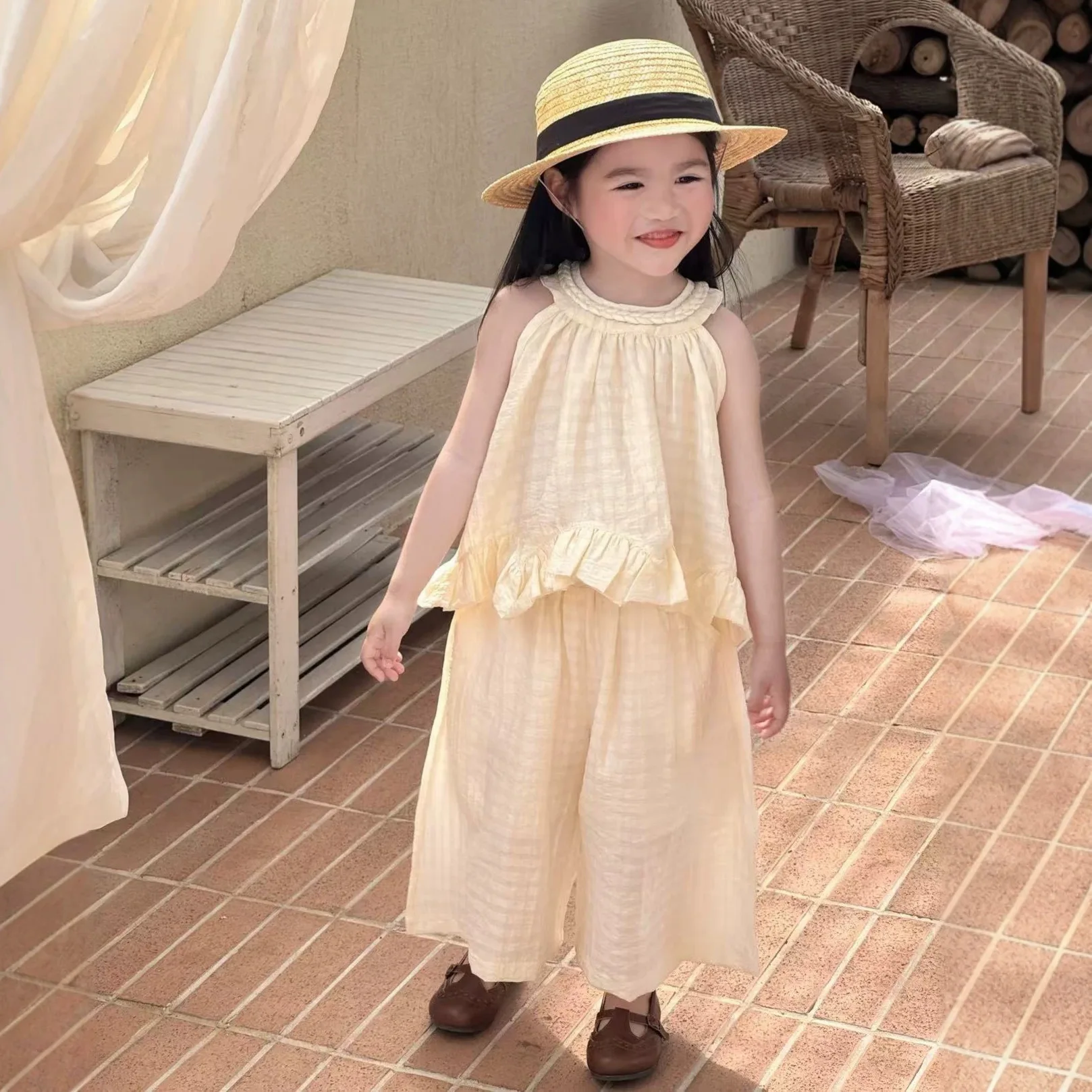 Vacation Style Girls Set 2026 Summer Woven Fried Dough Twists Collar Elegant Cool Neck Halter Top Wide Leg Pants Two Piece Set