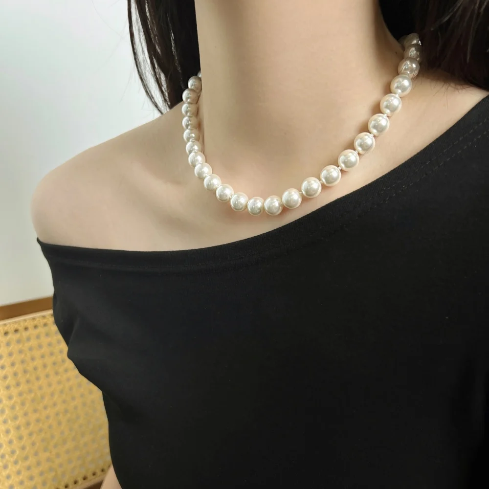 S925 Sterling Silver Necklace with White Shell Pearl and Ingot-Shaped Clasp – Minimalist, Stylish, and Elegant