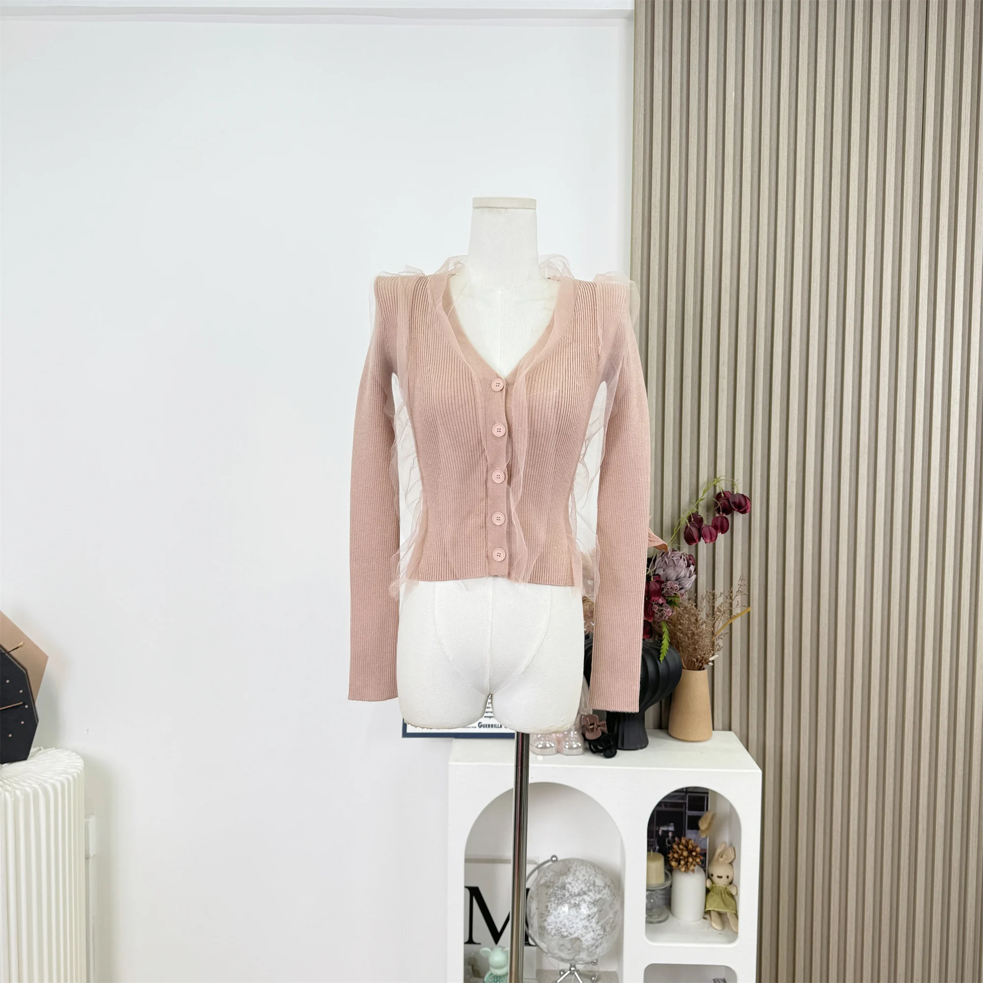 

Вязаный кардиган с V-образным вырезом и длинными рукавами для женщин, модный осенне-весенний свитер в нежном стиле с сетчатыми вставками, модель F675