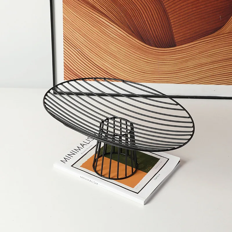 Geometric lines metal fruit basin model room living room dining table creative home storage plate ornament