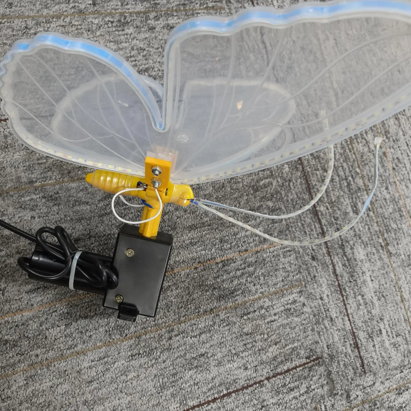 40/60cm LED Outdoor Simulation Dynamic Static Butterfly Lights for Festival Home Decor Holiday Party DIY Decorations