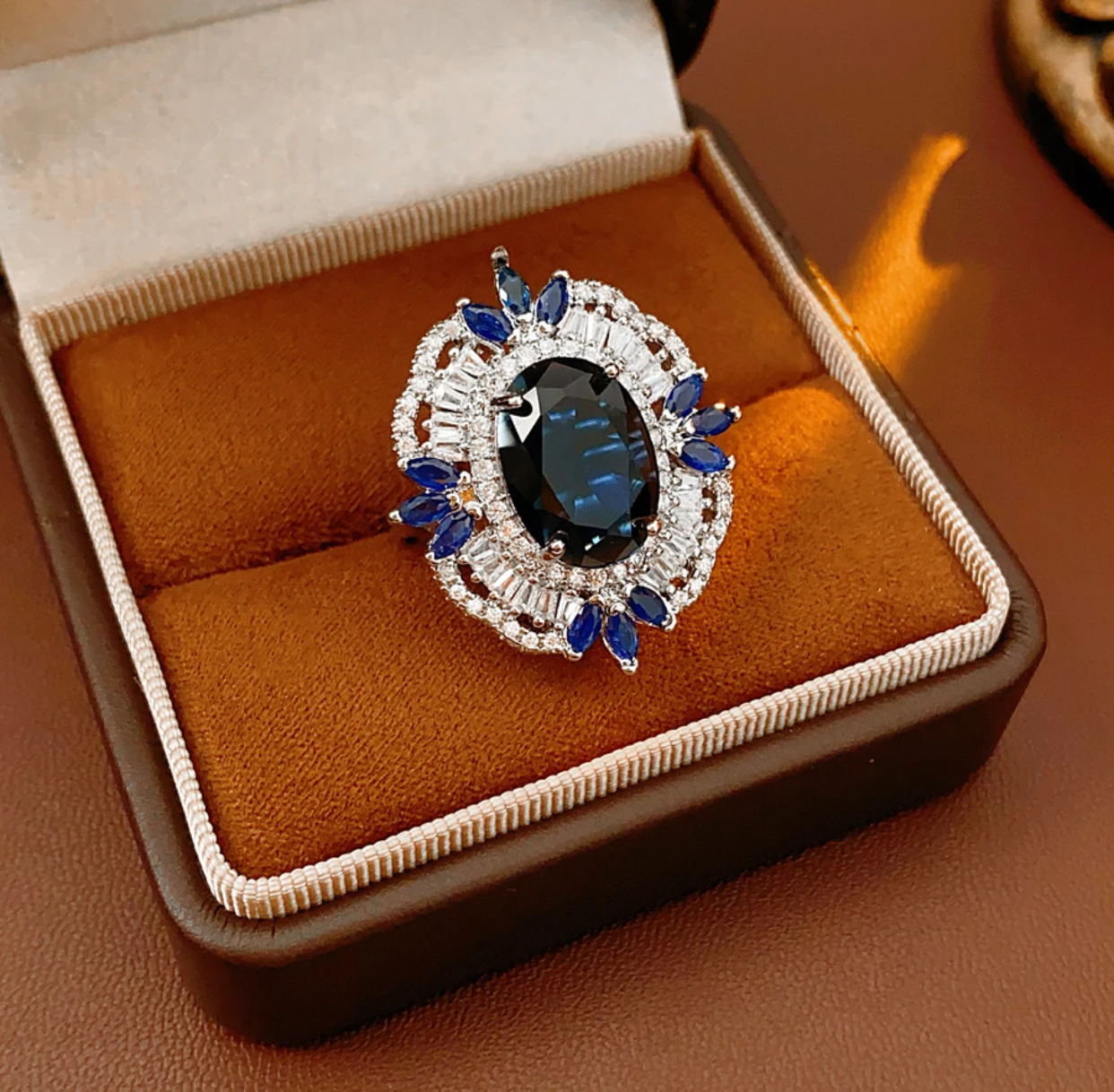 Anillo abierto ovalado de circonio ultrabrillant delicado, sentido de alta gama, anillo de dedo índice, modelo de gran oferta, elegante y lujoso