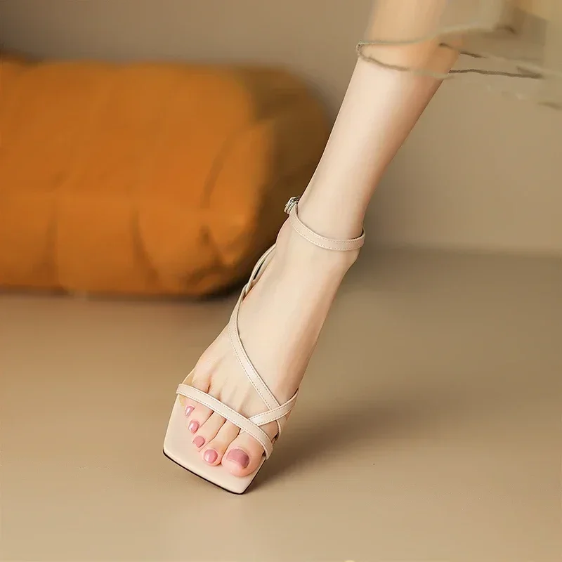 女性の夏のウェッジサンダル無地ドレスシューズ女性のファッションスクエアトゥアンクルストラップサンダル女性のセクシーなハイヒール Sandalias