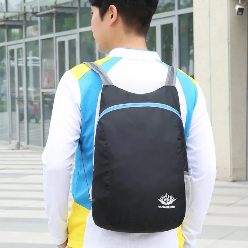 حقيبة ظهر للمشي لمسافات طويلة بسعة كبيرة في الهواء الطلق خفيفة الوزن وقابلة للطي للسفر وحقيبة يومية مقاومة للماء وقابلة للطي للجنسين