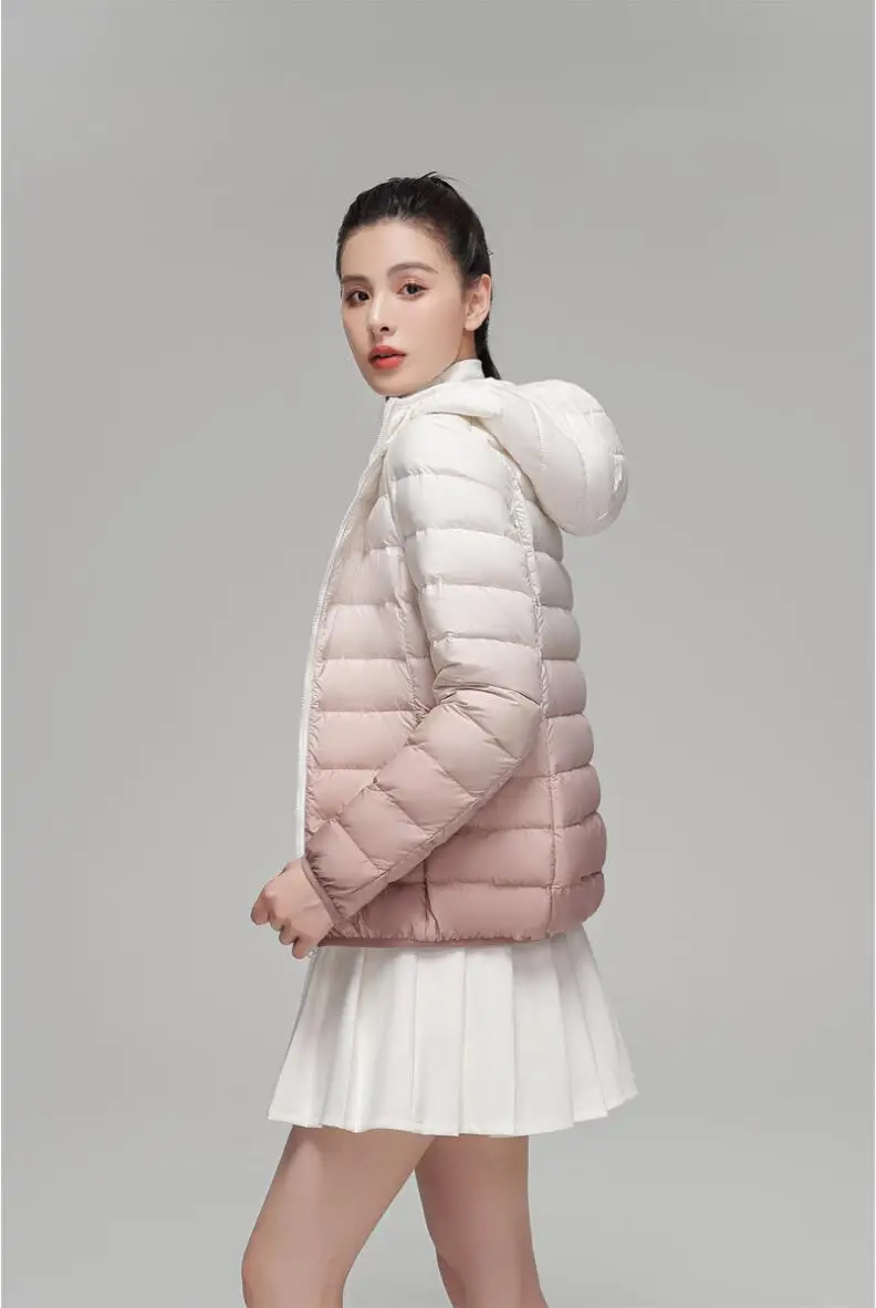 2025 Cappotto invernale da donna con cappuccio 90% piumino d'anatra imbottito Giacca sfumata di nuova moda Giacca a vento parka calda autunnale ultraleggera