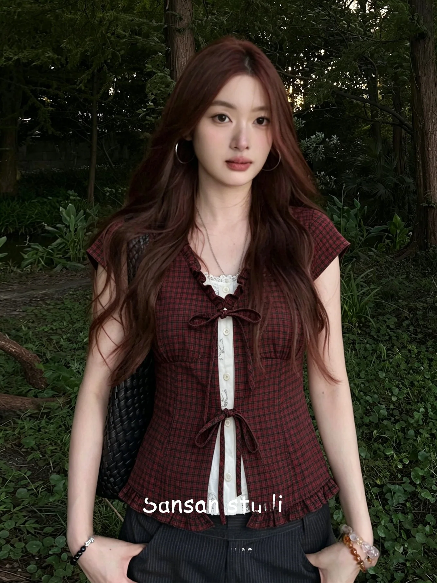 

Slim Fit V-Neck Short Sleeve Shirt Women's Early Summer Fashion Plaid Shirt Waist Cinching Retro Top Knot Wooden