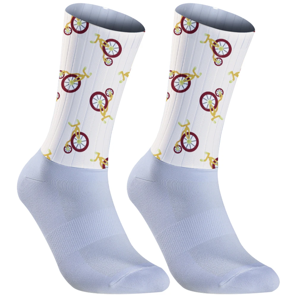 

New Anti slip silicone bottom cycling socks, shock absorption and pressure relief, breathable and moisture wicking,