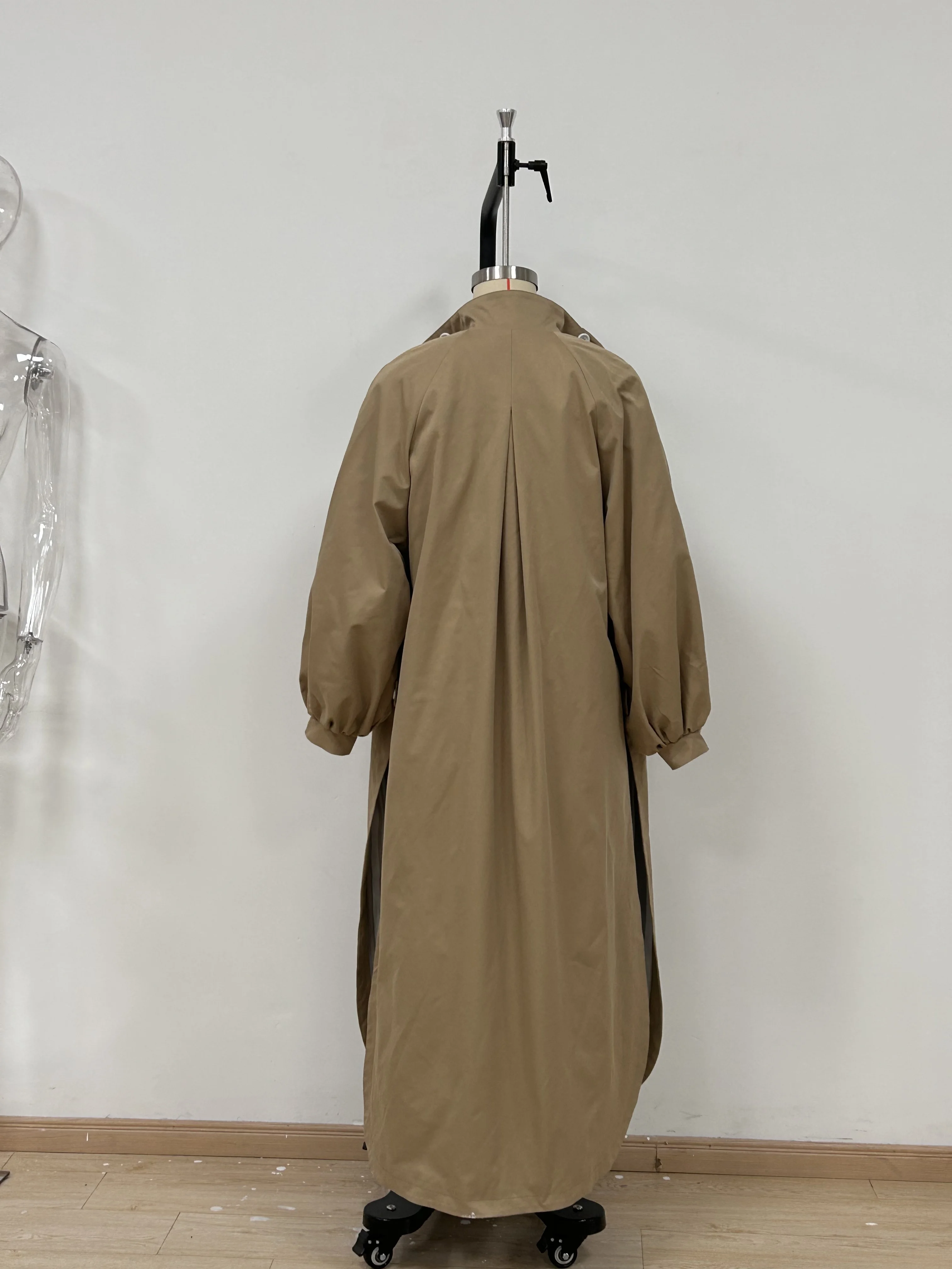 Damen Loser Drapierter Trenchcoat mit Stehkragen, Laternenärmeln, Seitenschlitz, Einreihig, Lässige Oberbekleidung, Stilvoller Alltagsmantel für Damen – Detail 4