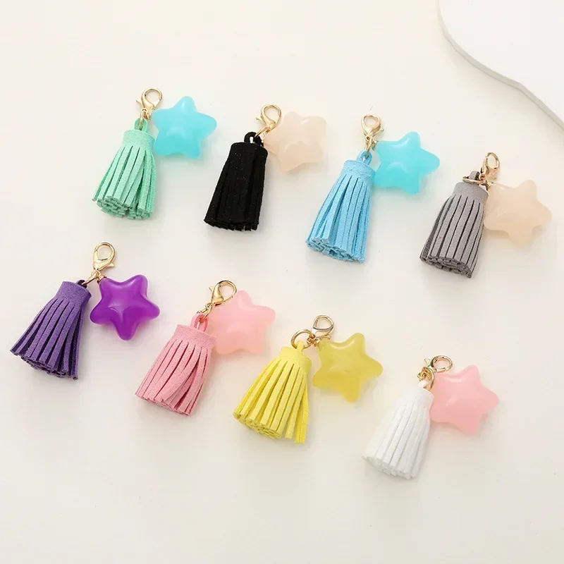 Porte-clés avec pompon à franges courtes pour femme, joli document, breloque étoile, pochette initiée, décor de sac, pendentif pour étui de téléphone, 1PC