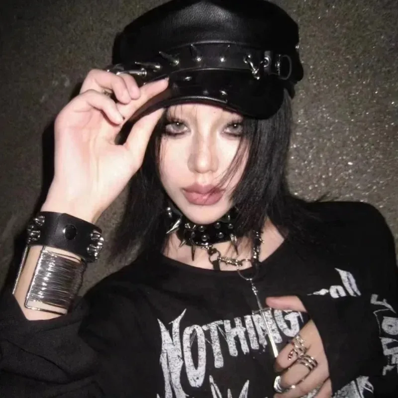 أزياء المرأة السوداء بولي Leather القبعات الجلدية Aht القوطية قبعة مسطحة خمر الخريف الشتاء إنجلترا شقة Y2k الفتيات الشرير نمط قبعات البيريه