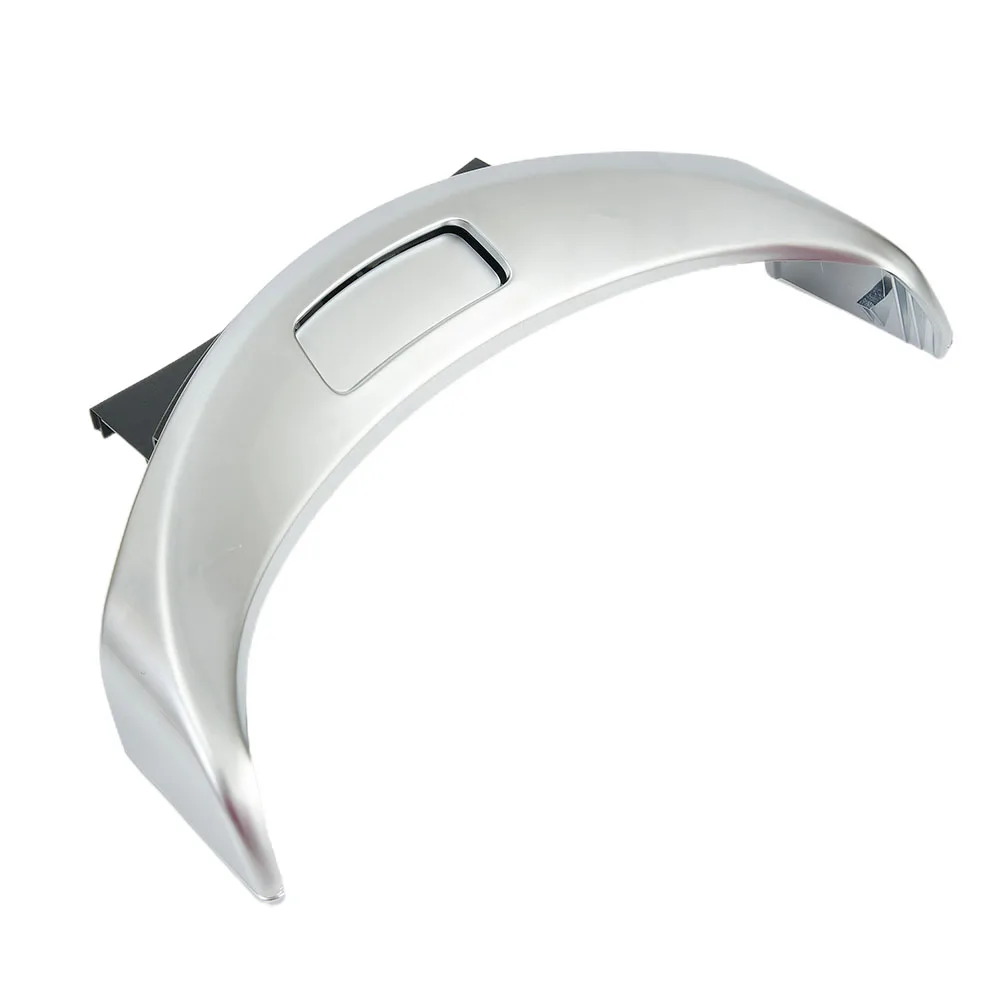 غطاء وحدة التحكم المركزية لسيارة Mercedes C Class & GLC (2015 2019) الإعداد المباشر لا حاجة إلى الربط رقم الجزء 2056803407