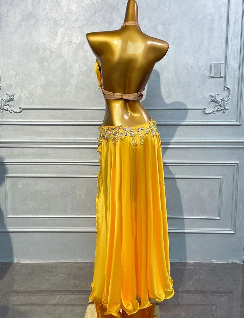2025 Summer New Belly Dance Set Table Performance Clothing Women's Diamond Set Bra Long Skirt Stage Performance Clothing