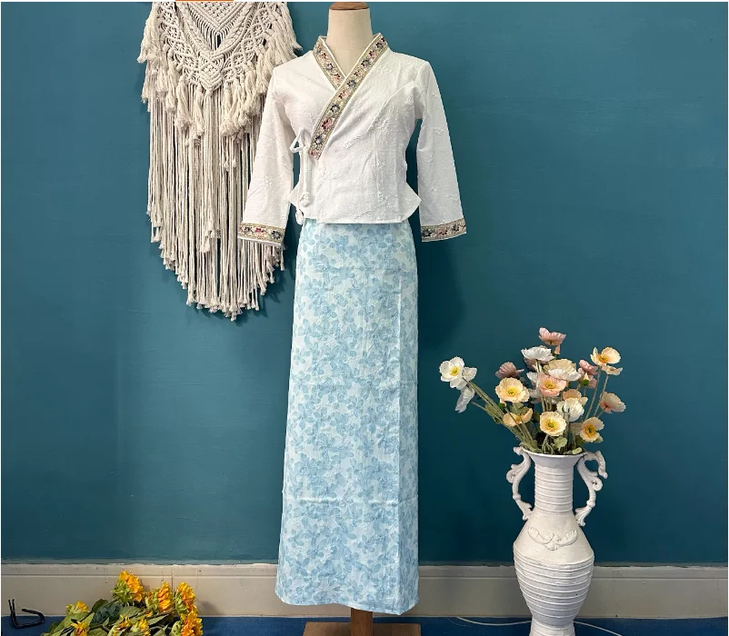 

Summer Dai Ethnic Clothing, Water Splashing Festival Dance Set