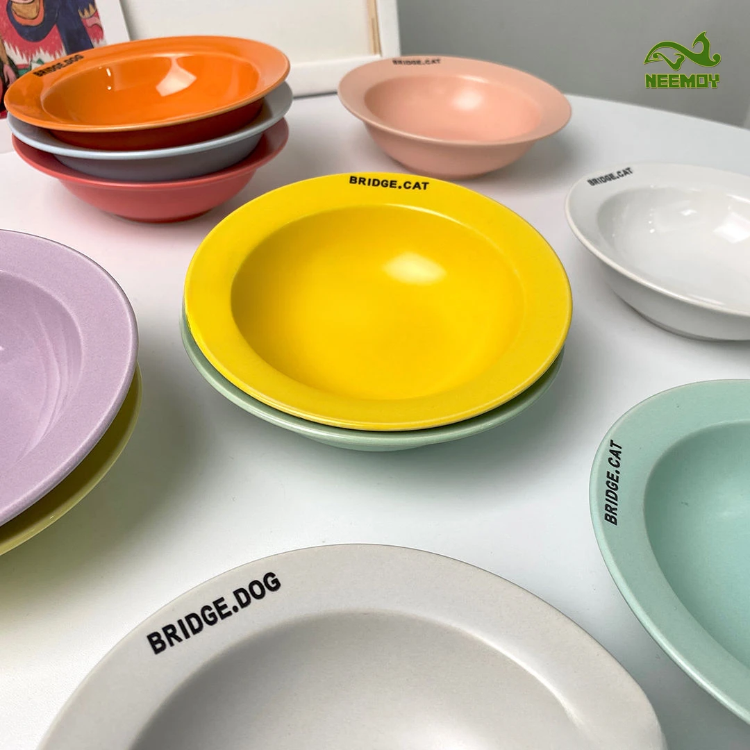 Latający spodek Miska dla kota Ceramiczna miska dla kota Stojak na ryż dla kota Drewniany stojak na wodę Karmienie psa Talerze do picia Wielokolorowy