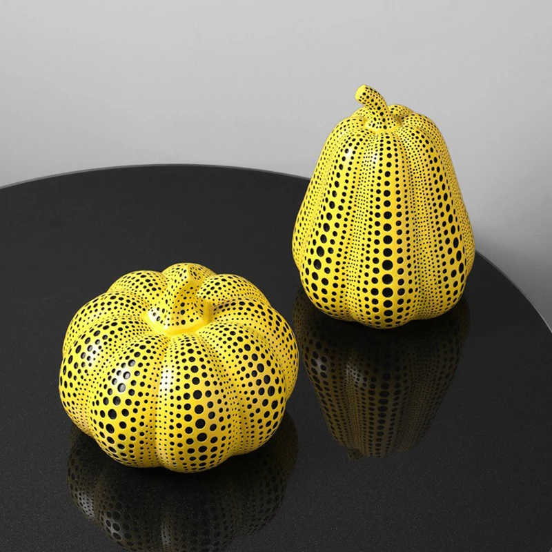 

Polka Dot Pumpkin Figurines Creative Modern Art Miniatures Design Ornaments Luxury Sculptures Home Decorations Funny Gifts