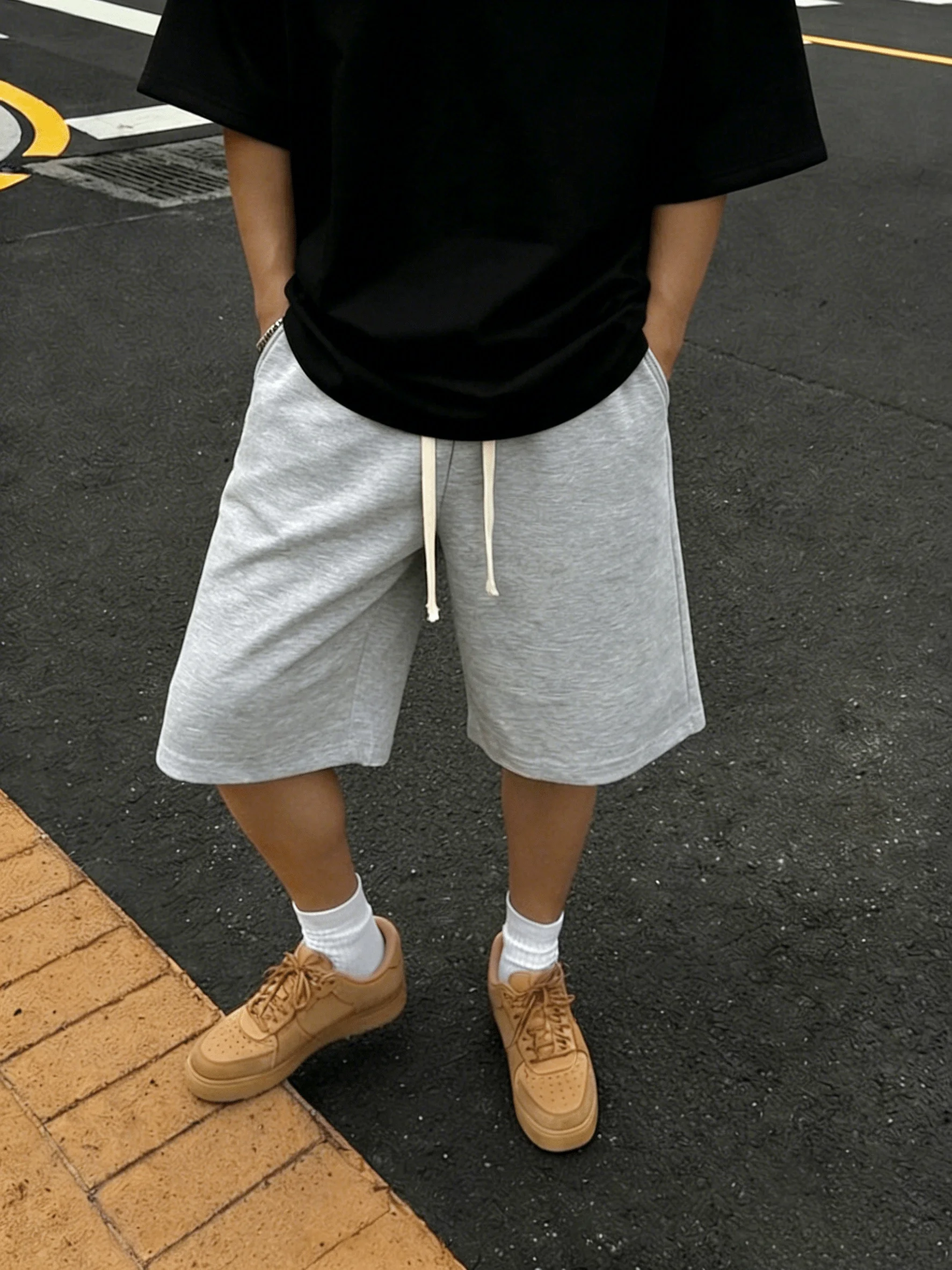 

Men's Casual Shorts for Summer Breathable and Skin-friendly Fabric Stylish and Versatile Suitable for Sports and Everyday Wear