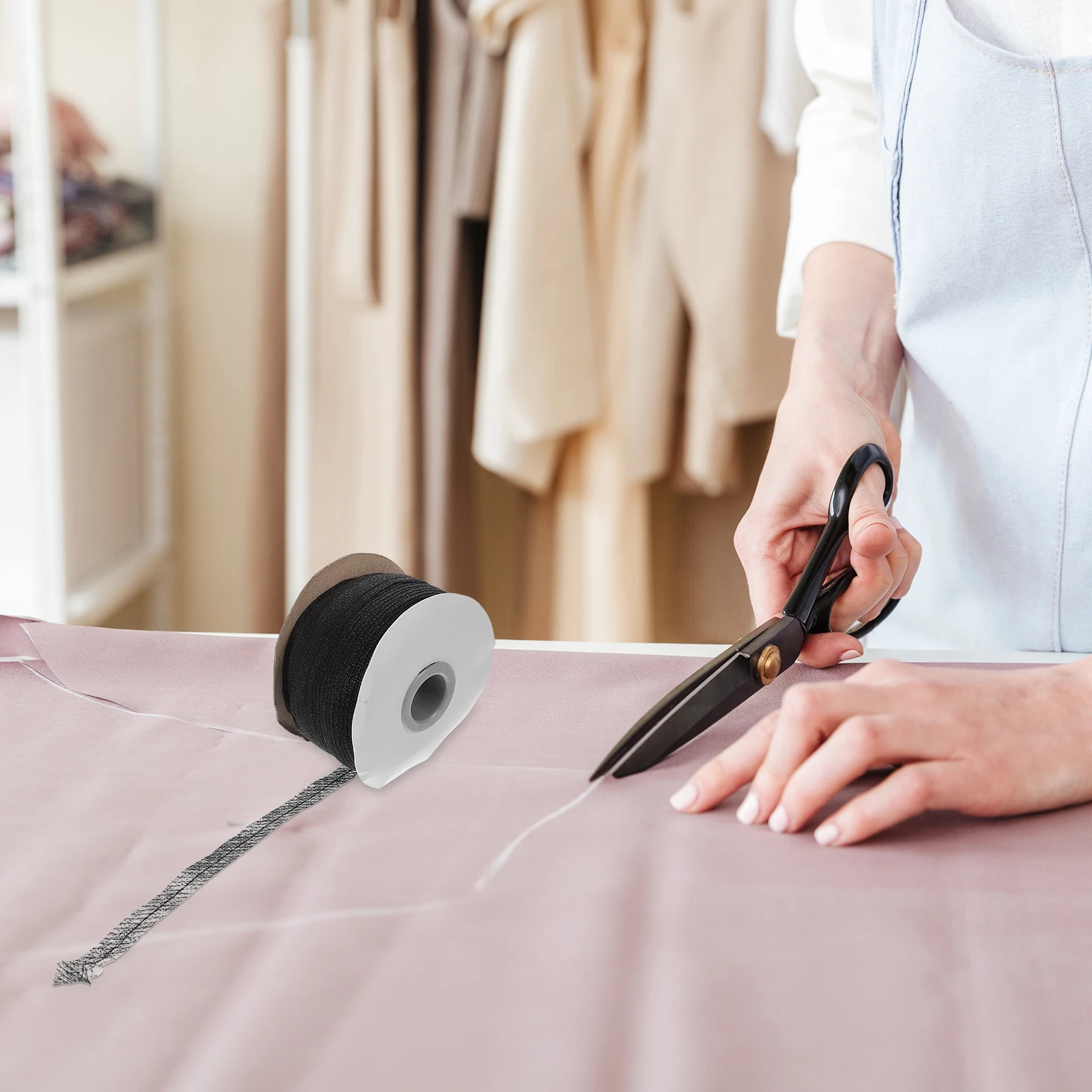 

Durable Non-Woven Fusible Interfacing Fabric Black Hemming Web Sewing Lining with Center Line Design Long Length for Clothing