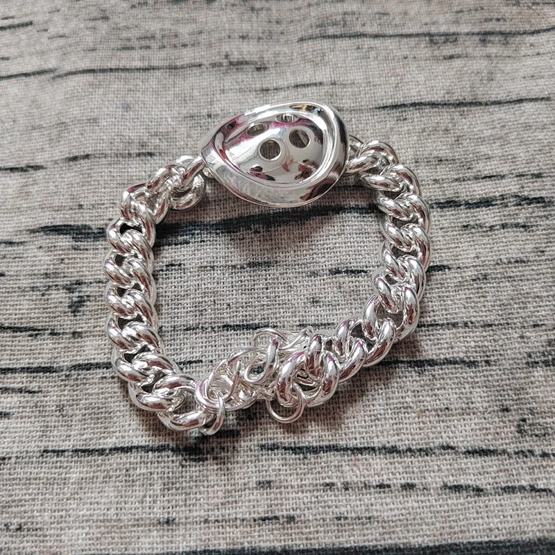 

2026 hot selling niche design button exquisite bracelet, suitable for casual wear with jewelry