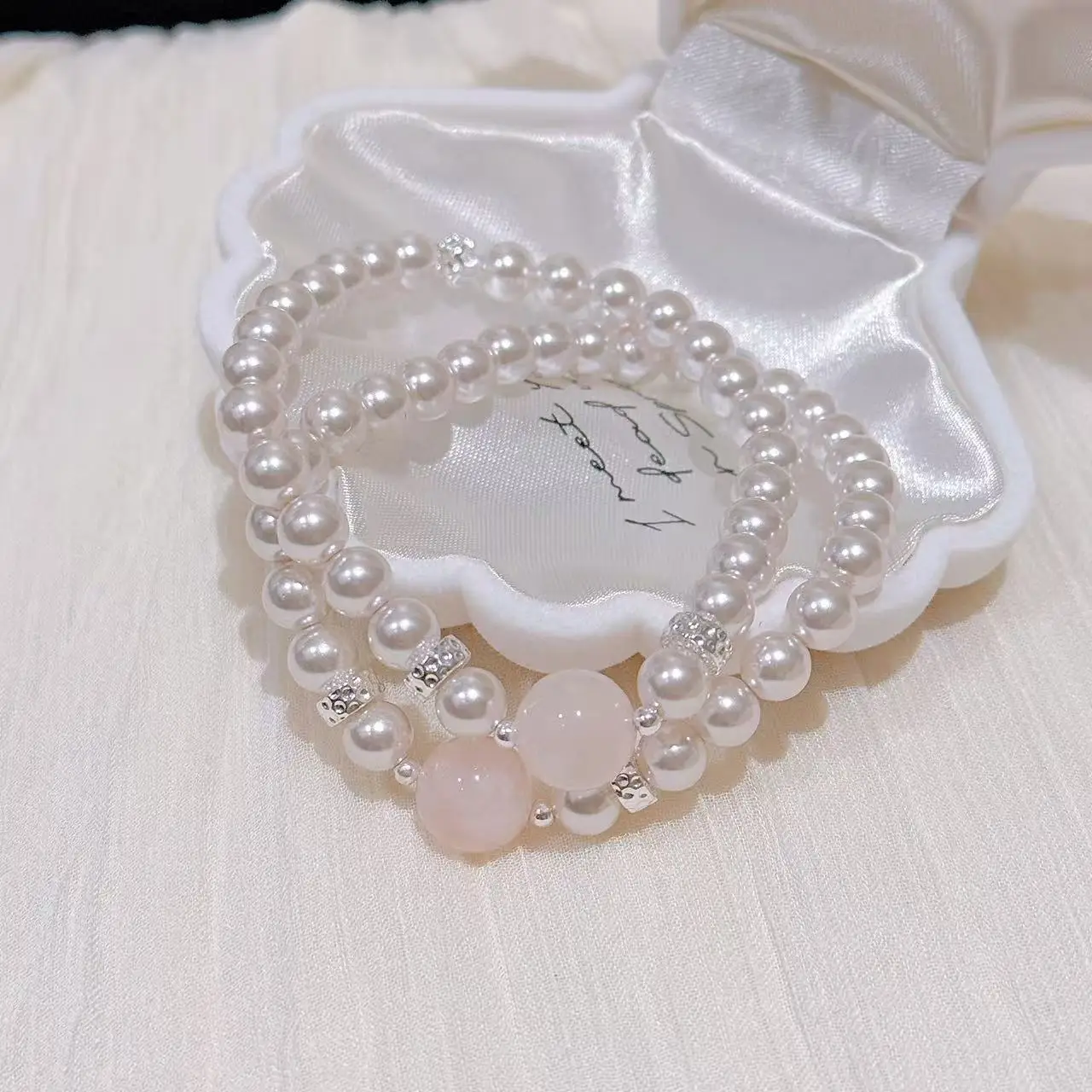 Vintage Ladies Dainty Simulated Pearls Pink Crystal Strand Beaded Bracelet Elegant Wrist Bangle Sweet Daily Wear Women Accessory