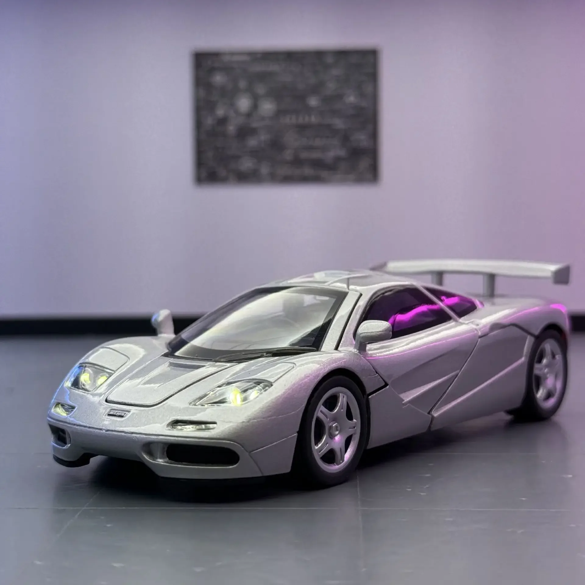 

1:32 F1 Supercar Alloy Car Diecasts & Toy Vehicles Metal Toy Car Model Sound and light Collection Kids Toy