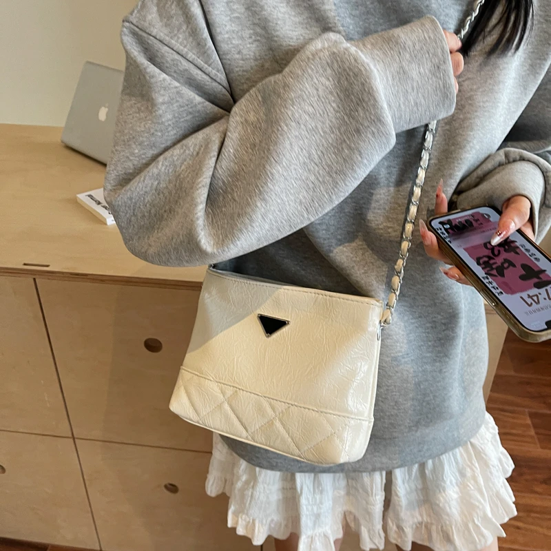 Modna damska skórzana torebka elegancka luksusowa torba na ramię klasyczna designerska listonoszka do stylowego wyglądu