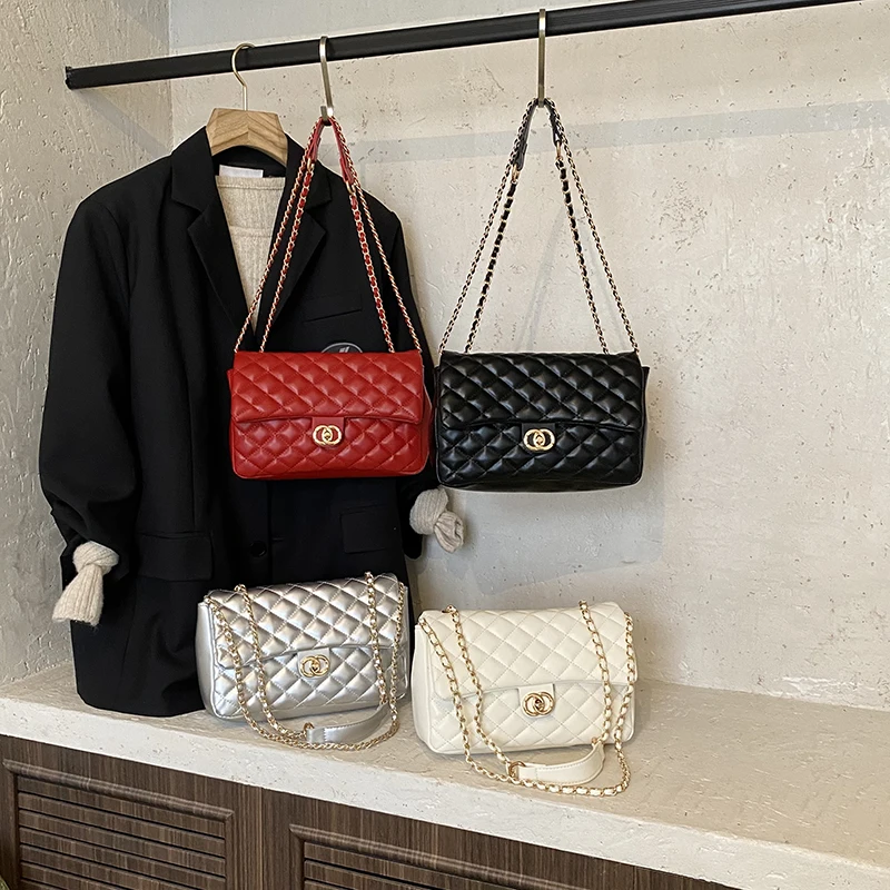 

Elegant Designer Style Women's Shoulder Bag: Luxurious Leather Handbag With Crossbody Strap, Chic Ladies Purse