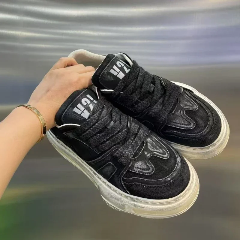 Мужская повседневная прогулочная обувь, модная легкая кожаная повседневная обувь на платформе 2024, нескользящая спортивная уличная маленькая белая обувь