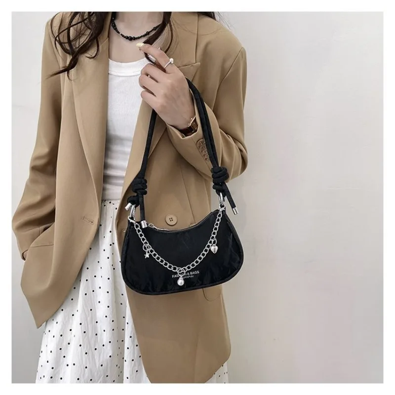 حقيبة كتف للنساء حقيبة كروس أنيقة وبسيطة تحت الإبط حقيبة متعددة الاستخدامات للنساء والفتيات