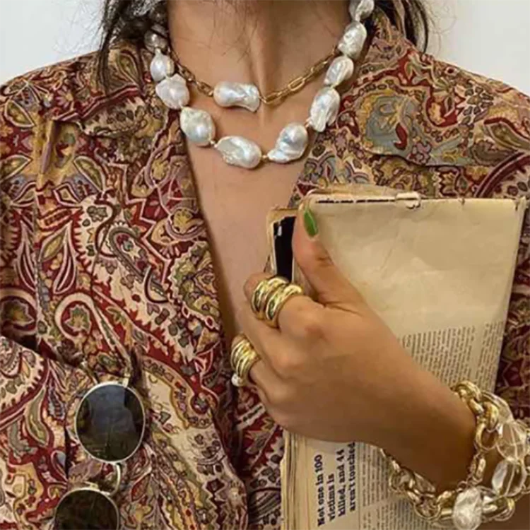 

2025 Elegant Pearl Choker Jewelry Layered Necklace Baroque Irregular Simulated Pearl Statement Necklace for Women
